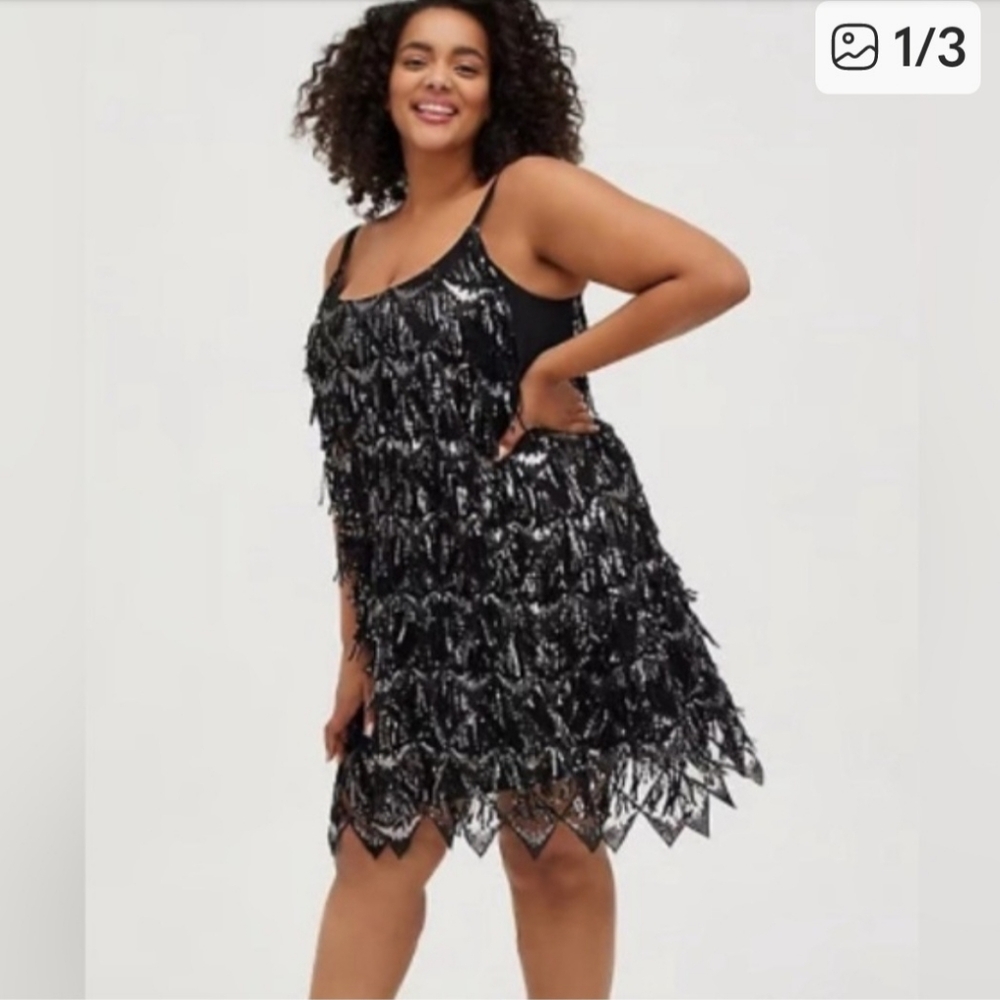 Torrid Black & Gold Sequin Dress - Size 4 - 26/26 - NWT